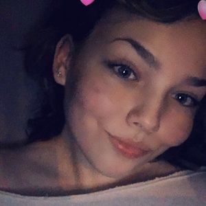 Meet your Posher, Holly